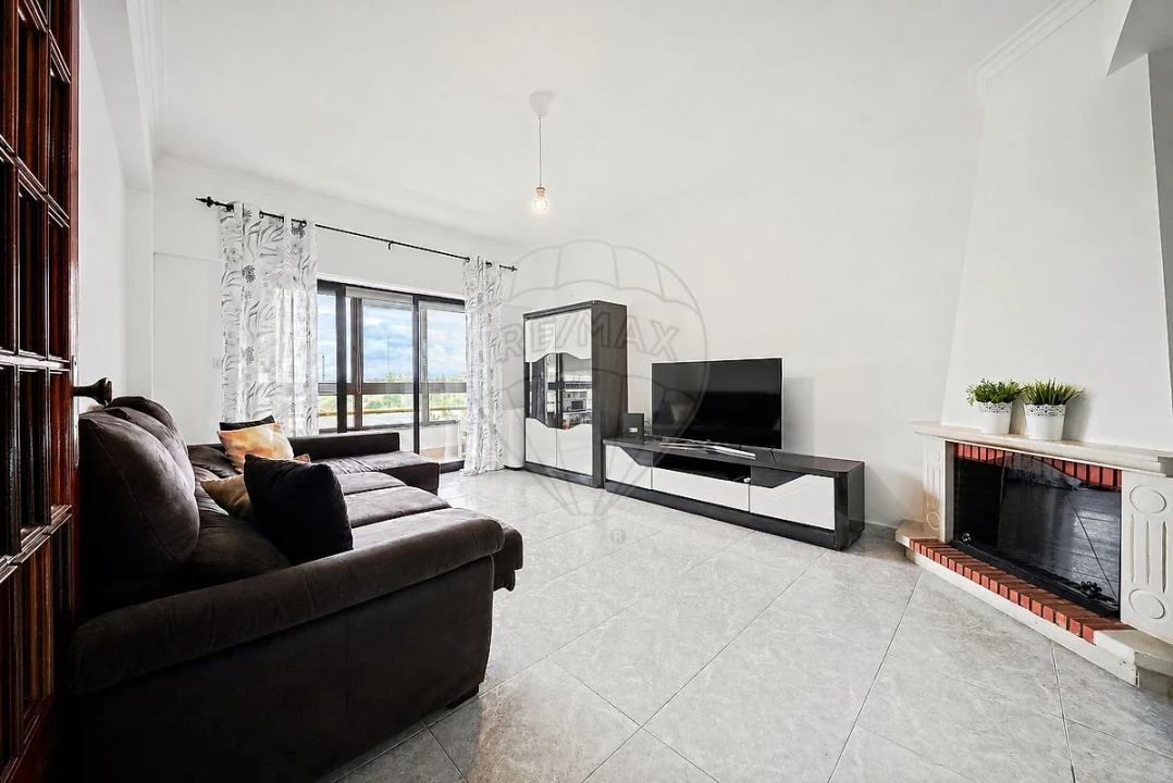 Apartamento T3 para Venda em Castanheira do Ribatejo e Cachoeiras Foto 4