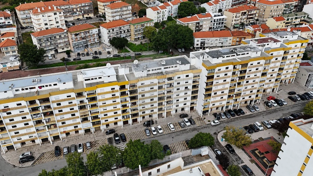 Apartamento T3 para Venda em Castanheira do Ribatejo e Cachoeiras Foto 28