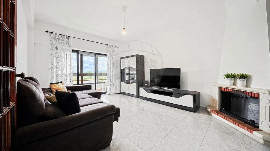 Apartamento T3 para Venda em Castanheira do Ribatejo e Cachoeiras