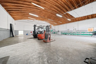 Armazém para Venda em Alenquer (Santo Estêvão e Triana)