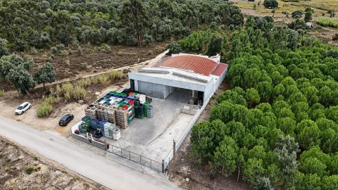 Armazém para Venda em Alenquer (Santo Estêvão e Triana)