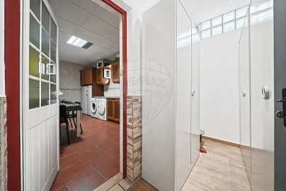 Armazém para Venda em Alenquer (Santo Estêvão e Triana)