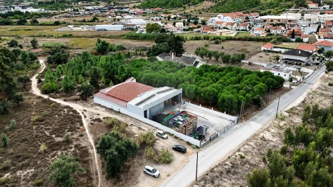 Armazém para Venda em Alenquer (Santo Estêvão e Triana)