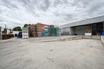 Armazém para Venda em Alenquer (Santo Estêvão e Triana)