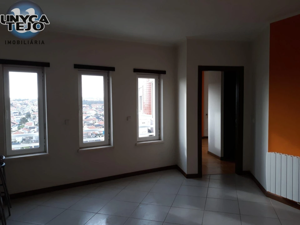 Apartamento T1 para Venda em Corroios Foto 16