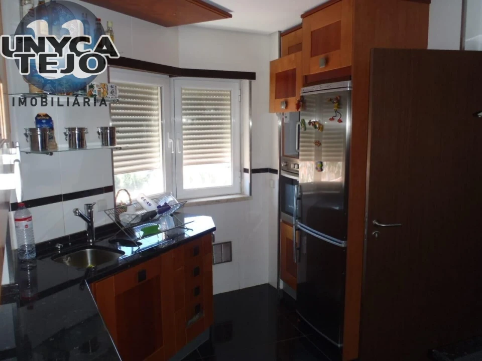 Apartamento T1 para Venda em Corroios Foto 7