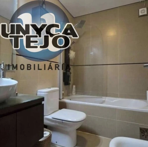 Apartamento T1 para Venda em Corroios Foto 14