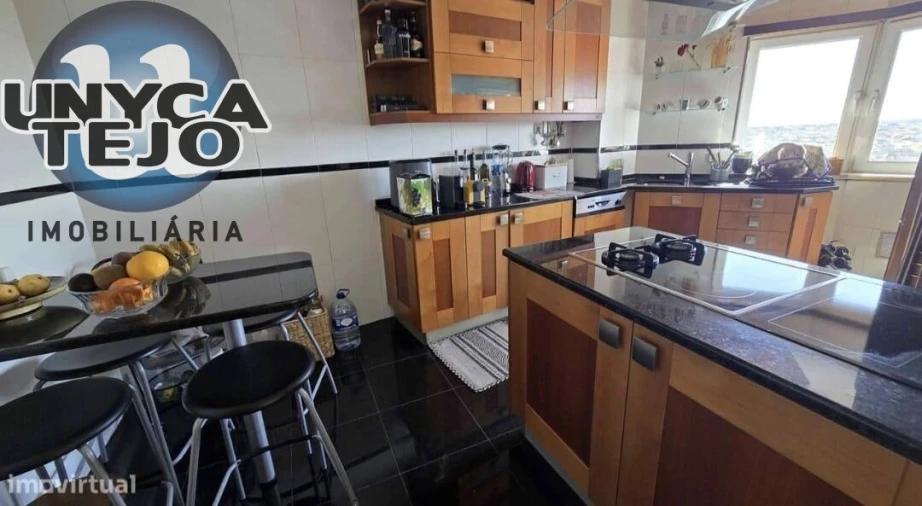 Apartamento T1 para Venda em Corroios Foto 2