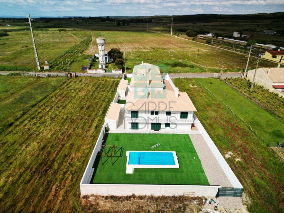 Moradia T5 para Venda em Alpiarça Foto 49