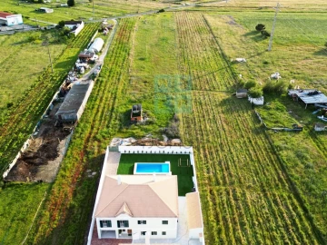 Moradia T5 para Venda em Alpiarça