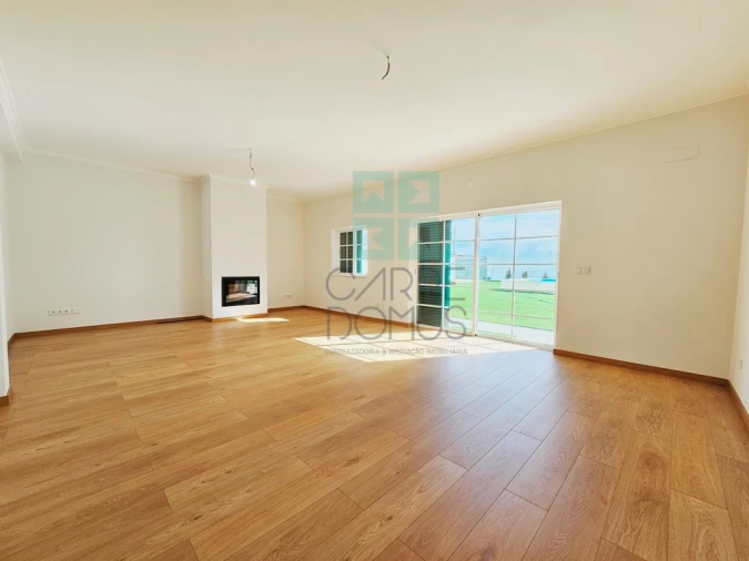 Moradia T5 para Venda em Alpiarça Foto 3