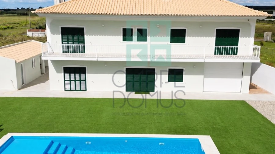 Moradia T5 para Venda em Alpiarça