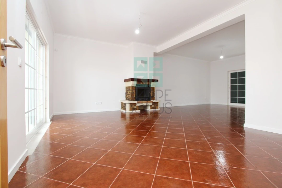 Moradia T5 para Venda em Alpiarça Foto 3