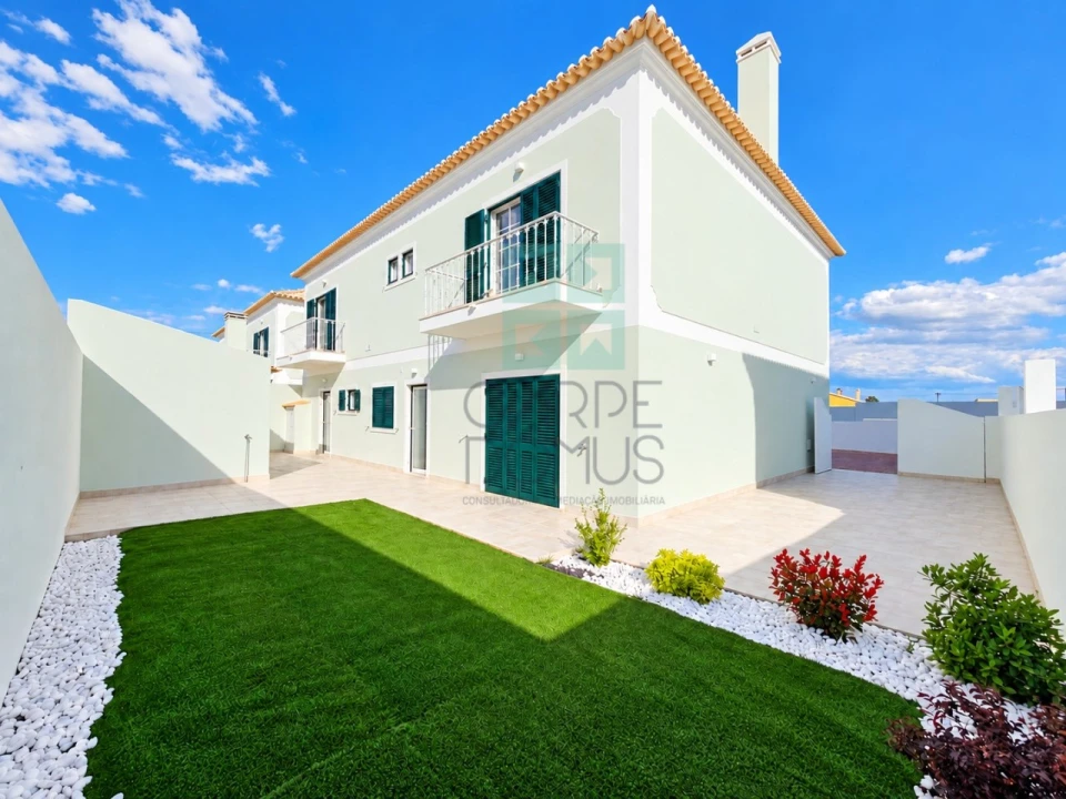 Moradia T5 para Venda em Alpiarça Foto 1