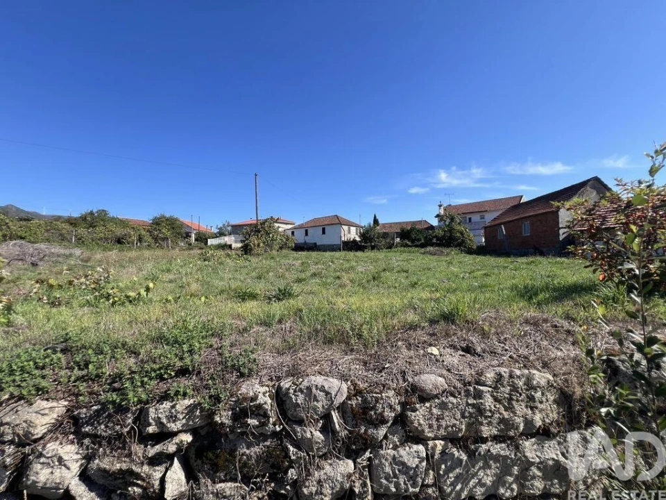 Terreno para Venda em Santa Cruz da Trapa e São Cristóvão de Lafões Foto 1