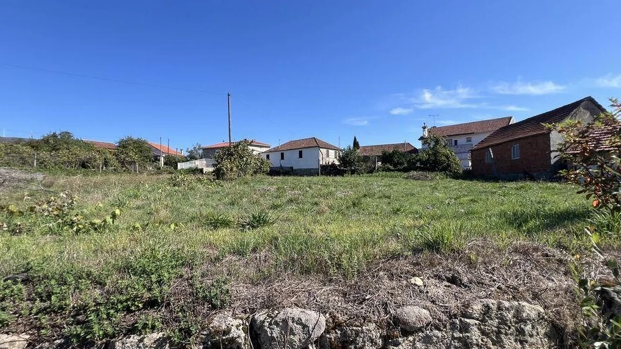 Terreno para Venda em Santa Cruz da Trapa e São Cristóvão de Lafões