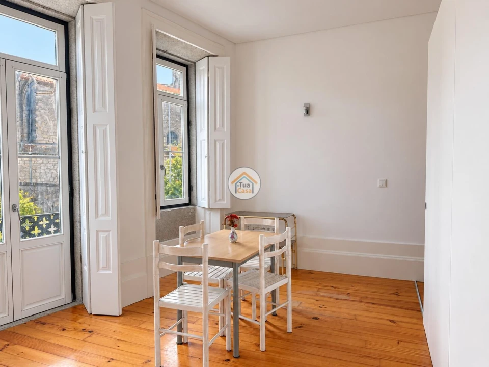 Apartamento T1 para Venda em Cedofeita, Santo Ildefonso, Sé, Miragaia, São Nicolau e Vitória Foto 1