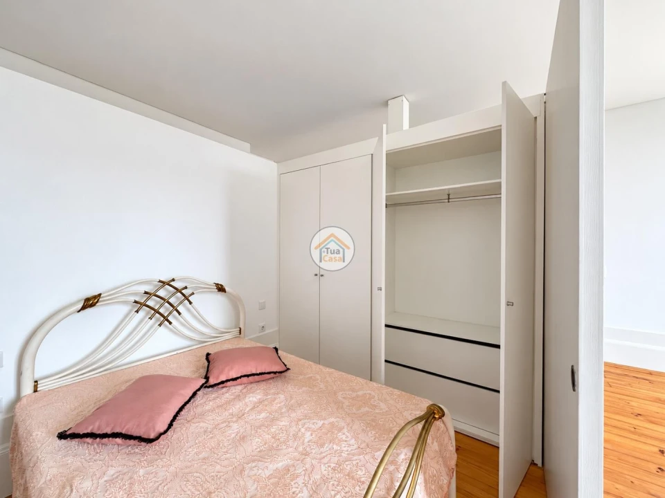 Apartamento T1 para Venda em Cedofeita, Santo Ildefonso, Sé, Miragaia, São Nicolau e Vitória Foto 2