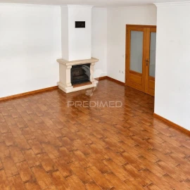 Apartamento T3 para Venda em Delães