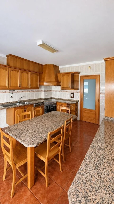 Apartamento T3 para Venda em Delães