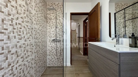 Moradia T4 para Venda em Fernao Ferro