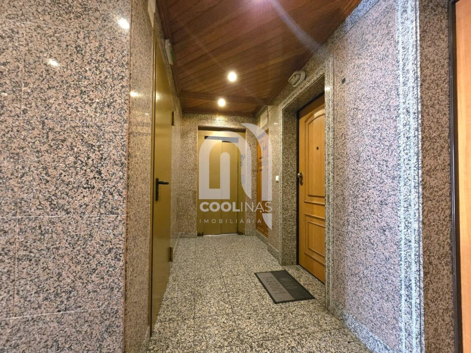 Apartamento T2 para Venda em Queluz e Belas Foto 4