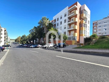 Apartamento T2 para Venda em Queluz e Belas