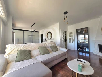Apartamento T2 para Venda em Queluz e Belas