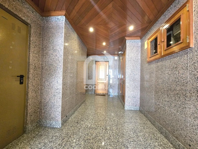 Apartamento T2 para Venda em Queluz e Belas Foto 3