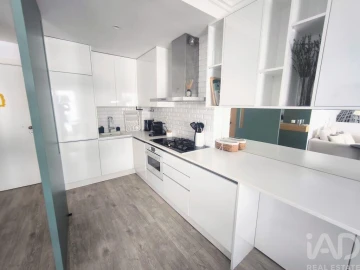 Apartamento T1 para Arrendamento em Santo António
