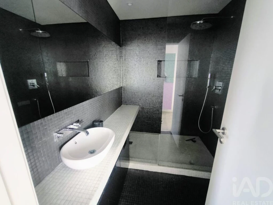 Apartamento T1 para Arrendamento em Santo António Foto 13