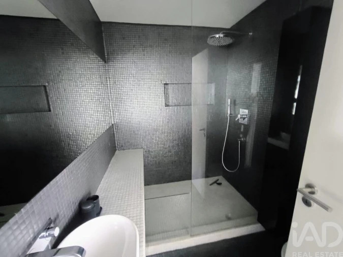 Apartamento T1 para Arrendamento em Santo António Foto 14