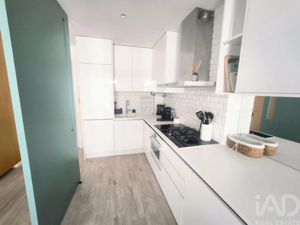 Apartamento T1 para Arrendamento em Santo António Foto 10