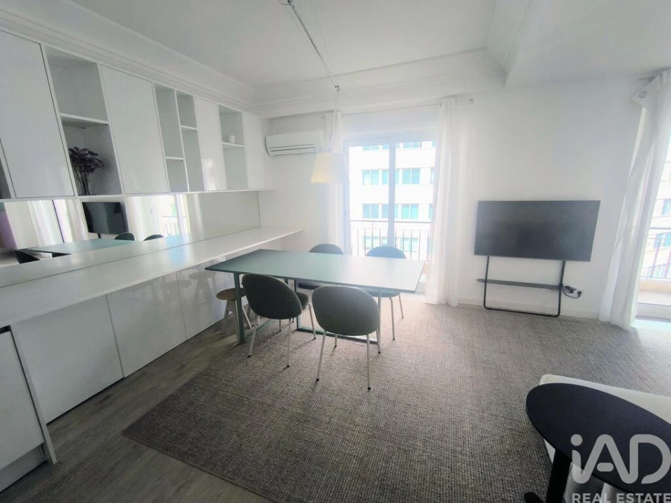 Apartamento T1 para Arrendamento em Santo António Foto 8