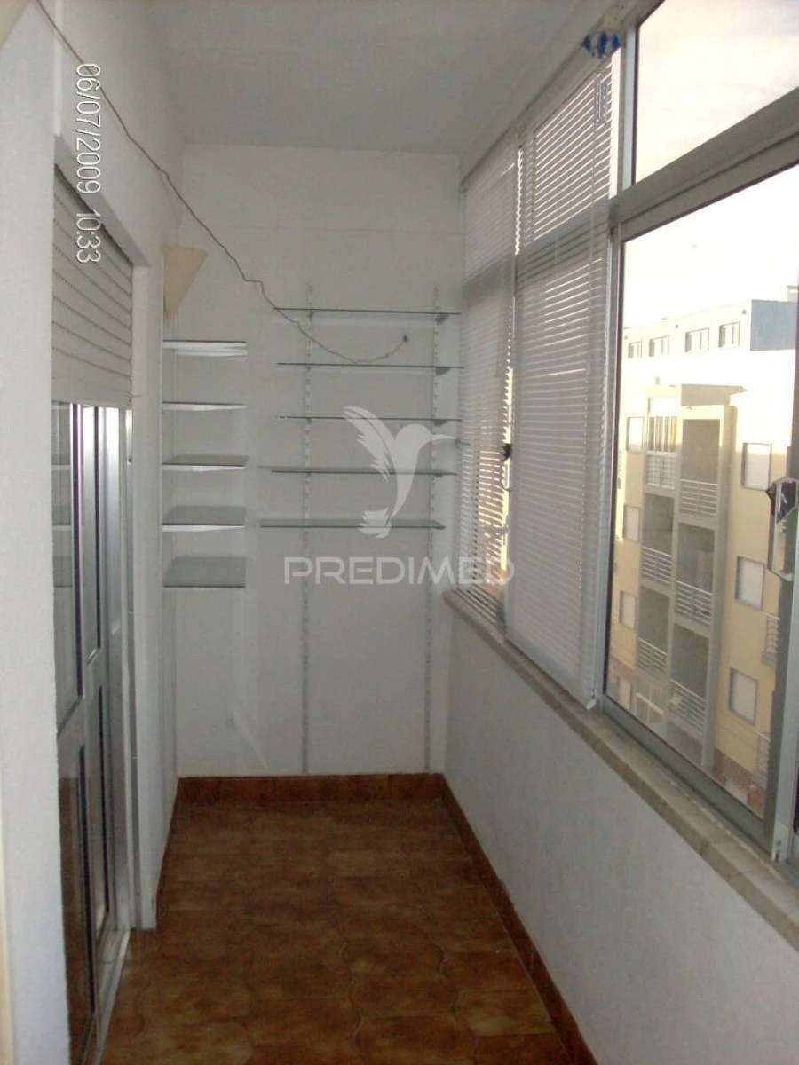 Apartamento T2 para Venda em Charneca de Caparica e Sobreda Foto 2