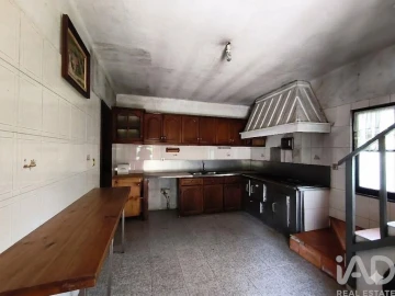 Moradia T4 para Venda em Geraz do Lima (Santa Maria, Santa Leocádia, Moreira), Deão