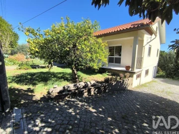 Moradia T3 para Venda em Campo de Besteiros