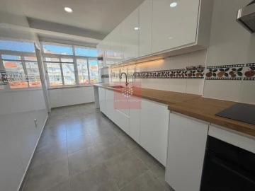 Apartamento T3 para Venda em Venteira
