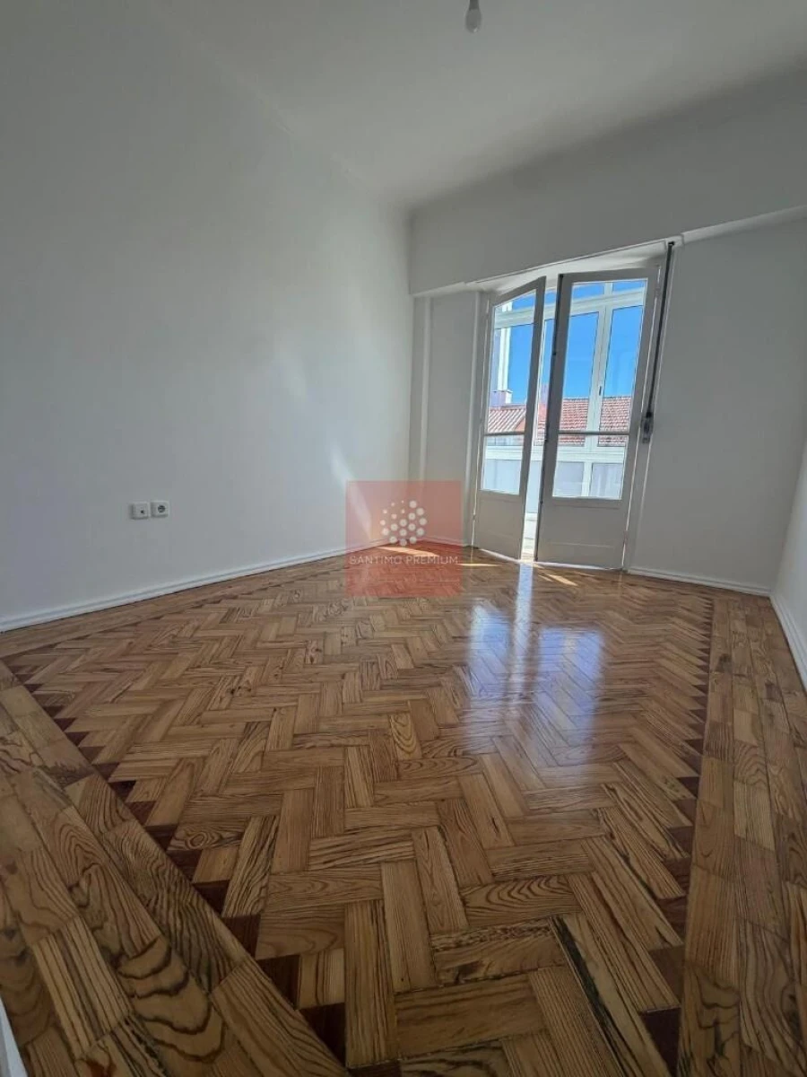 Apartamento T3 para Venda em Venteira Foto 32