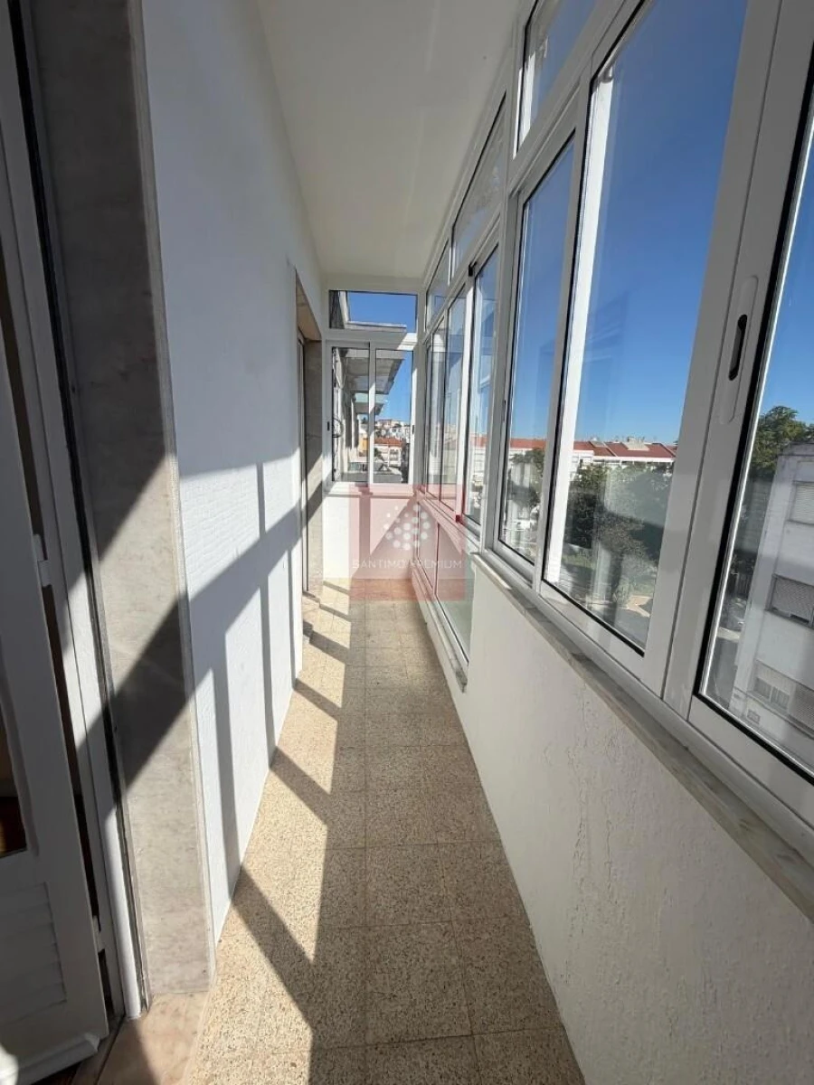 Apartamento T3 para Venda em Venteira Foto 34