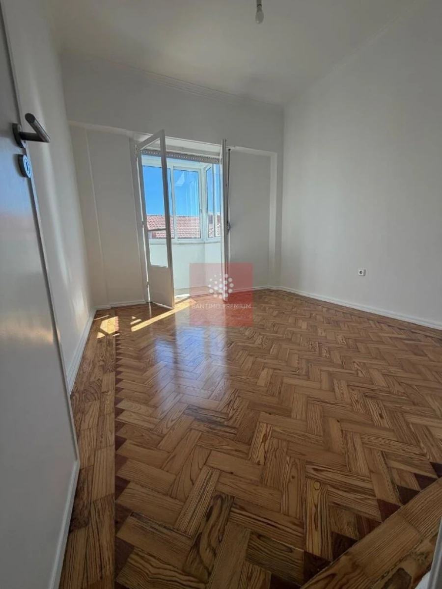 Apartamento T3 para Venda em Venteira Foto 33