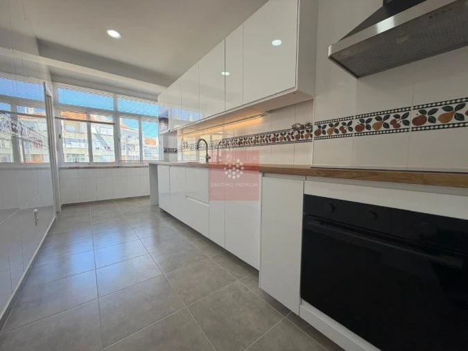 Apartamento T3 para Venda em Venteira Foto 9