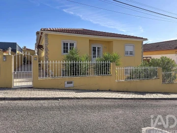 Moradia T4 para Venda em Gaeiras