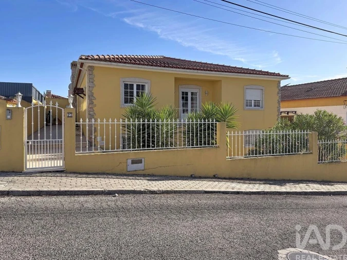 Moradia T4 para Venda em Gaeiras Foto 29