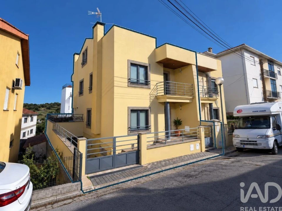 Moradia T3 para Venda em Santa Comba Dão e Couto do Mosteiro Foto 1