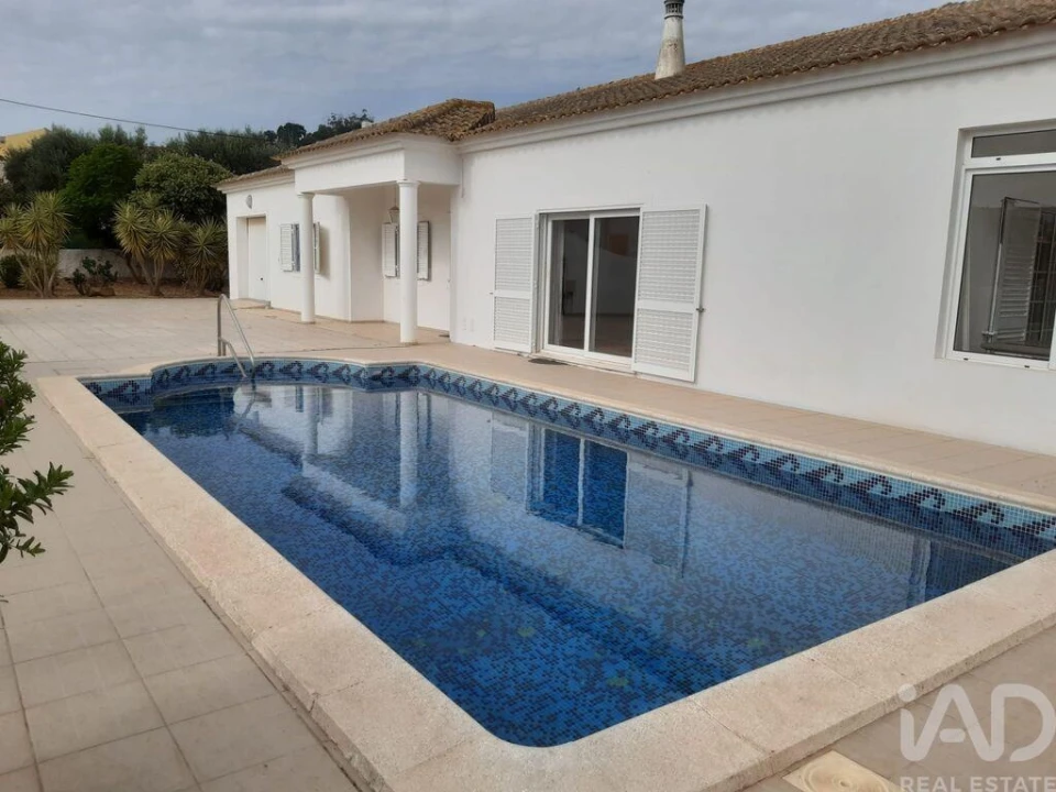 Moradia T4 para Venda em São Bartolomeu de Messines Foto 1