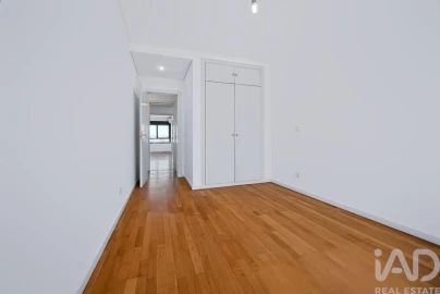 Apartamento T3 para Arrendamento em Campolide