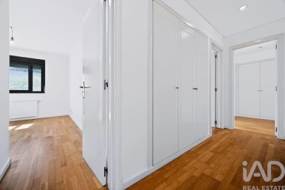 Apartamento T3 para Arrendamento em Campolide