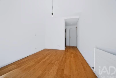 Apartamento T3 para Arrendamento em Campolide