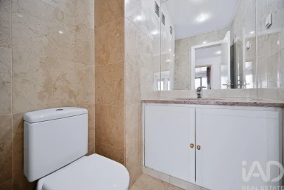 Apartamento T3 para Arrendamento em Campolide
